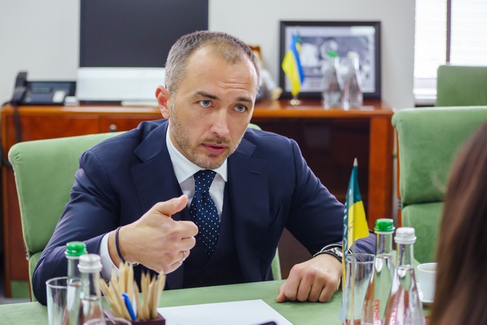 Російське ІПСО видали фейк про «нагороду» голови НБУ Пишного за 450 тисяч доларів
