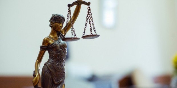 Голову диспетчерської служби Чорноморського порту засудили за підкуп прикордонника